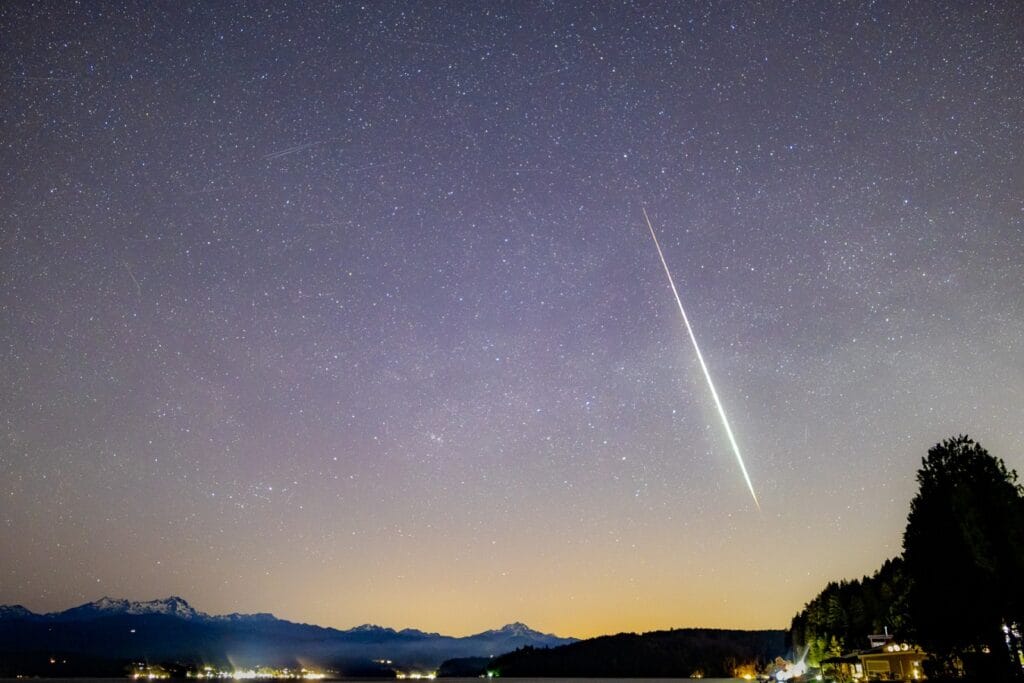 Awesome Comet Tsuchinshan-ATLAS 2024 Once in a Lifetime Celestial Event News USA Trends1